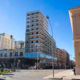 � il �Palazzo della Motta�, stabile di 12 piani che svetta sulle basse abitazioni che lo circondano dal lontano 1955, anno in cui fu costruito all�angolo tra corso Cavour e corso Vittorio Emanuele